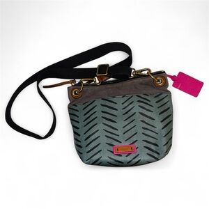 Fossil Crossbody Purse Bag w/ Chevron Pattern Teal, Pink and Grey